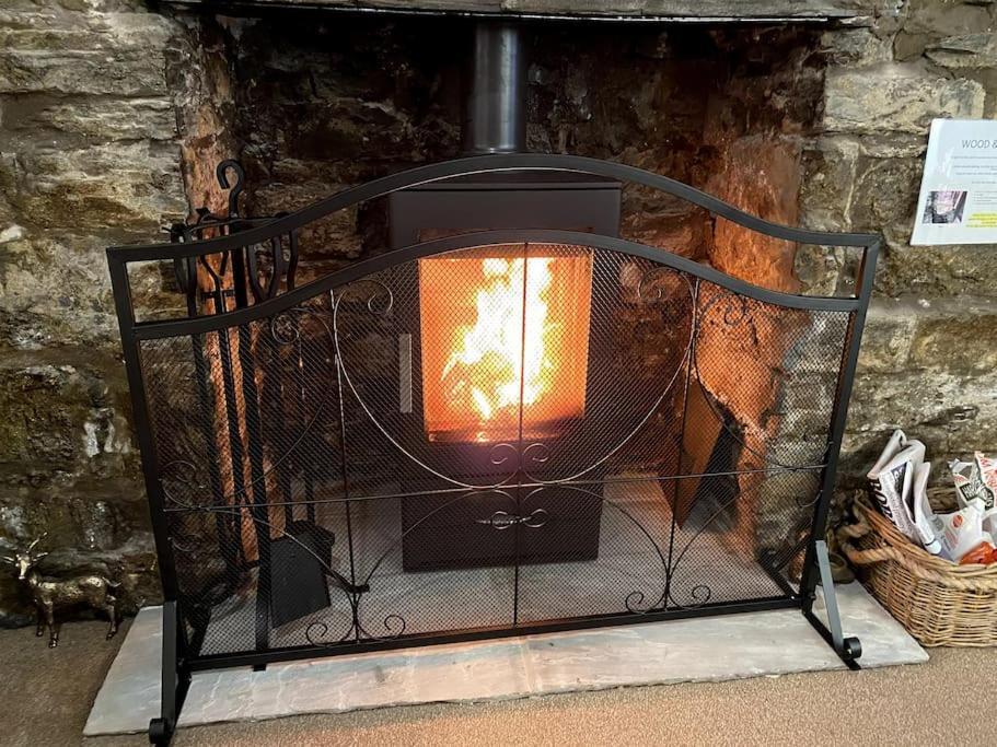 The Cwtch, Log Fire, Sleeps 6, Nr Zip World, Brecon And Bike Park Wales Villa Aberdare Eksteriør bilde