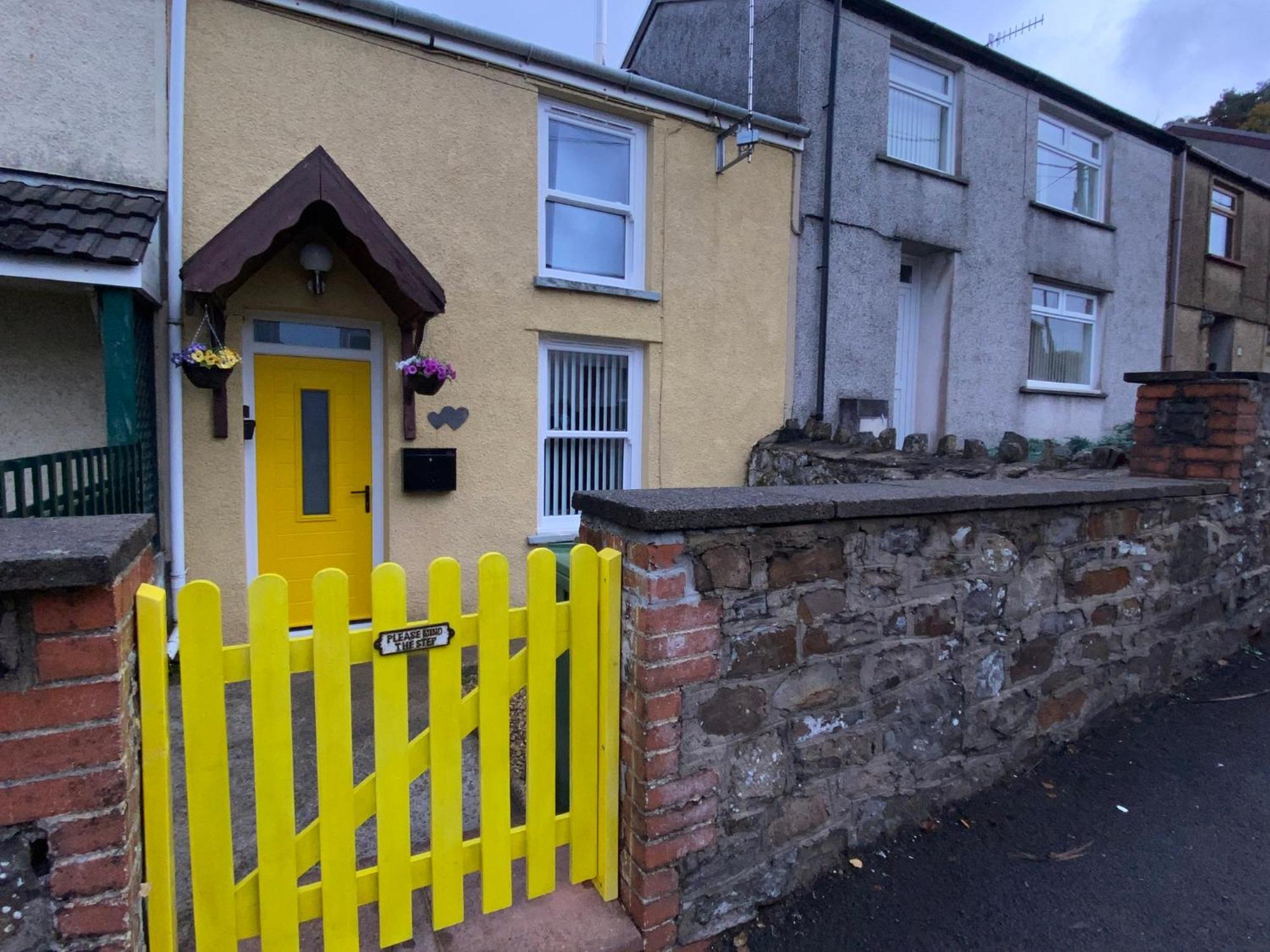The Cwtch, Log Fire, Sleeps 6, Nr Zip World, Brecon And Bike Park Wales Villa Aberdare Eksteriør bilde